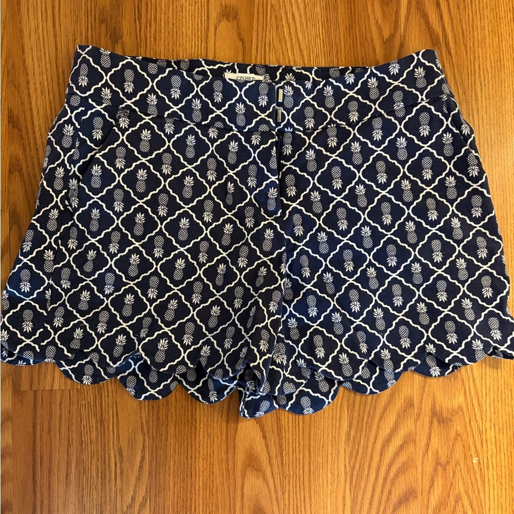 Crown & Ivy Navy and Cream Patterned High Waist Shorts